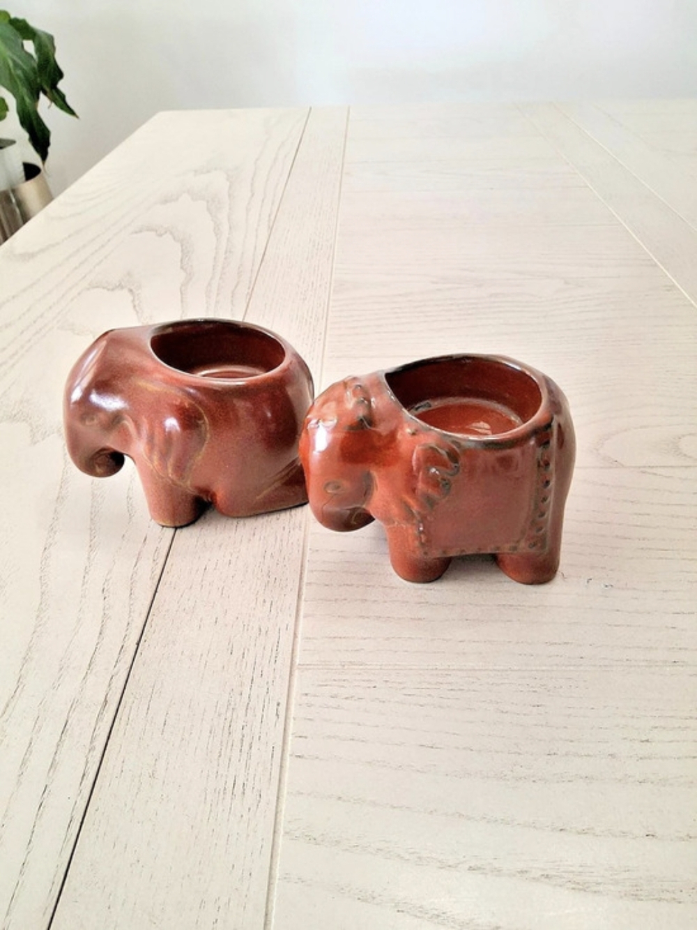 Vin5age PartyLite Pair of Brown Ceramic Elephant Figurines
